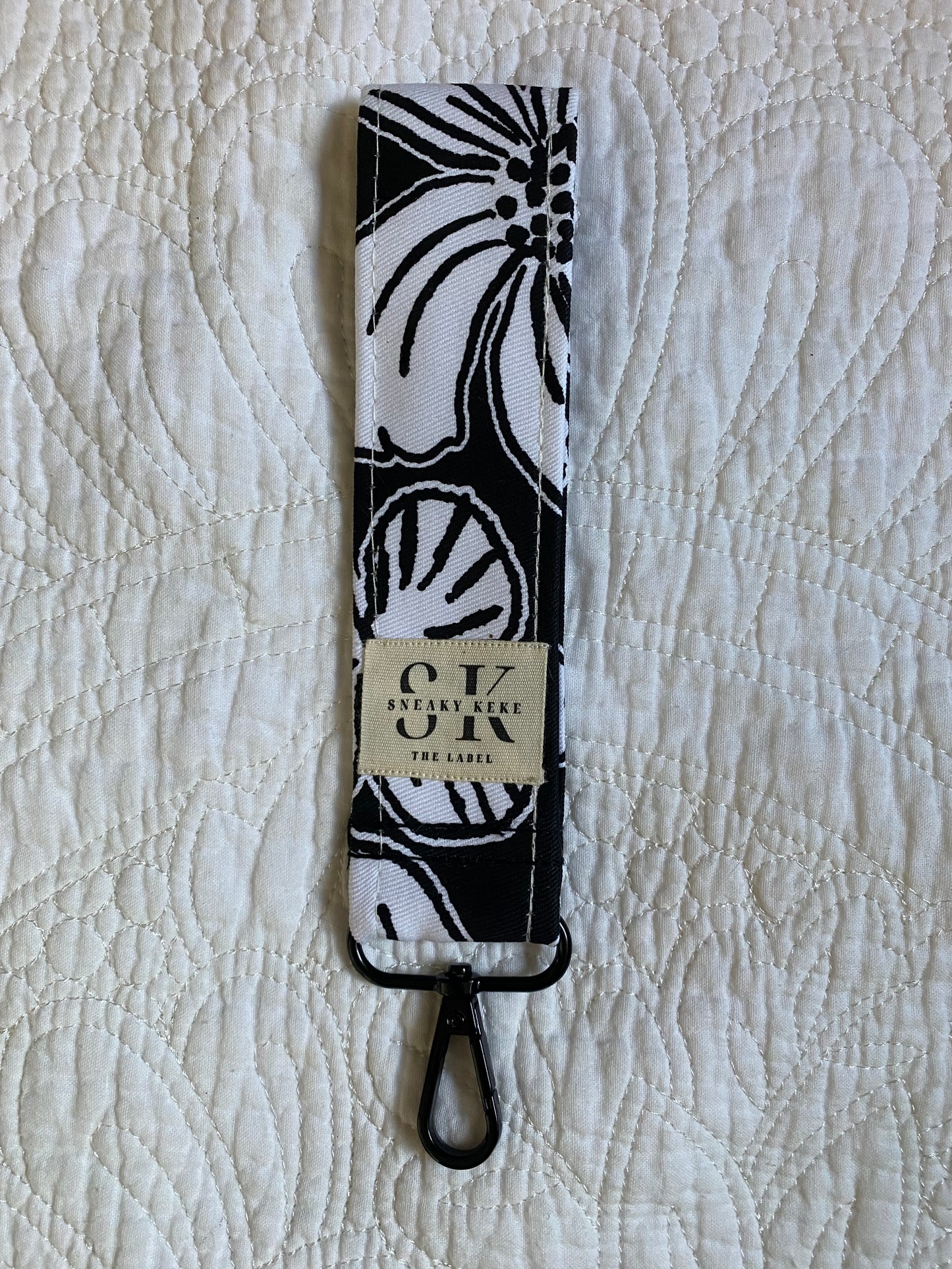 Black & White Flowers Keychain